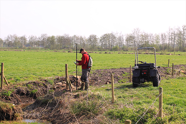 An image of a us scanning a field